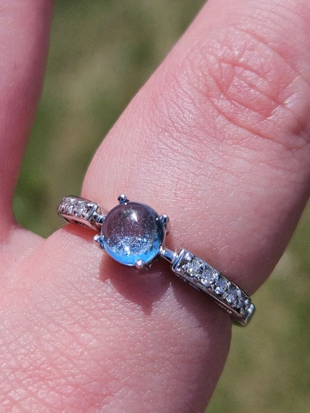 Sonia B 14K White Gold Cabochon Blue Topaz 5mm & Diamond Ring Band Size 9